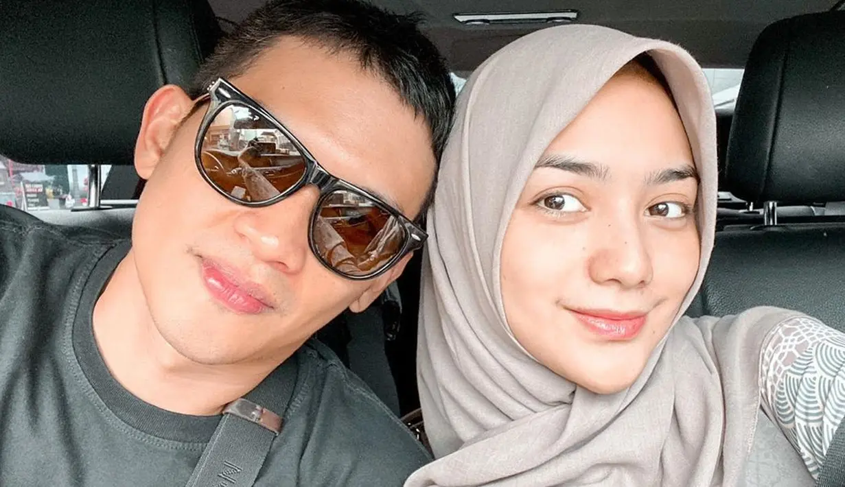 "Dulu aku nggak makan nasi, tapi sekarang makan nasi dikit biar janinnya bagus. Mau nggak mau ya harus makan. Nggak boleh telat makan juga karena kalau telat suka pusing," jelasnya. (Instagram/citraciki)