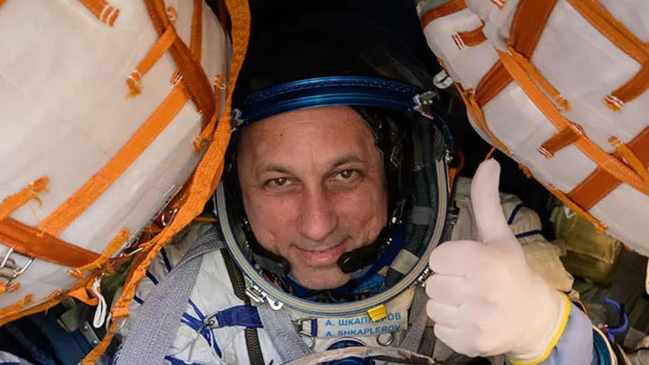 Catatan The Washington Post, Scott Kelly yang menghabiskan satu tahun di luar angkasa, kembali ke Bumi dengan tubuh lebih pendek, mata lebih rabun jauh, tubuh lebih ringan. Gejala baru yakni penyakit jantung.