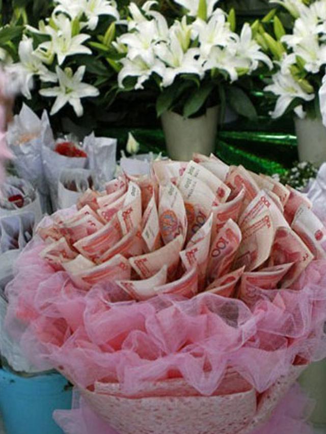 Bikin Buket Uang Rp 744 Juta untuk Pacarnya, Pria Ini Malah Dituntut Bank