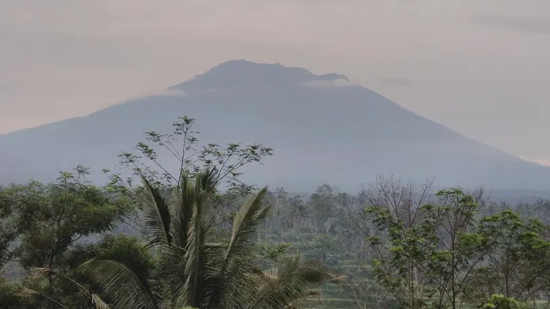 Gunung Agung erupsi lagi