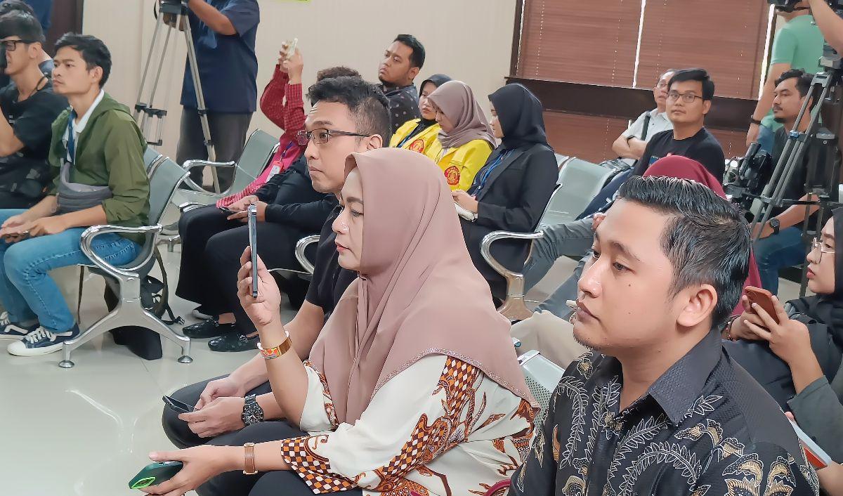 Namun menurut hakim Delta, surat tersebut telah sesuai dan dinyatakan sah serta sesuai dengan prosedur penyitaan.<br>