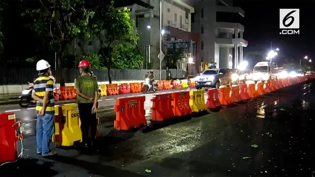 Jalan Raya Gubeng, Surabaya, Jawa Timur, yang sempat ditutup karena ambles mulai dibuka. Perbaikan jalan tersebut sudah selesai dan kendaraan bisa melalui jalan itu mulai pukul 18.00 WIB, Kamis (27/12/2018).