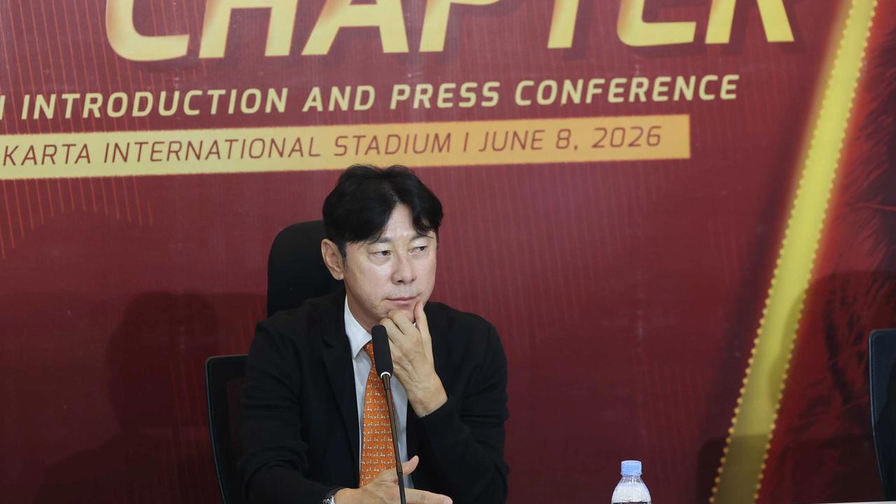 FOTO: Shin Tae-yong Resmi Tangani Persija Tiga Musim