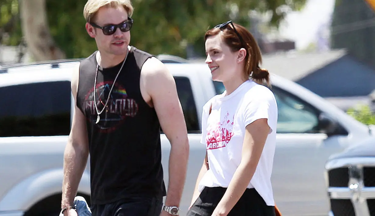 Emma Watson dan Chord Overstreet sempat dikabarkan mengakhiri hubungan mereka yang sudah dijalin selama kurang lebih enam bulan. (US Magazine)