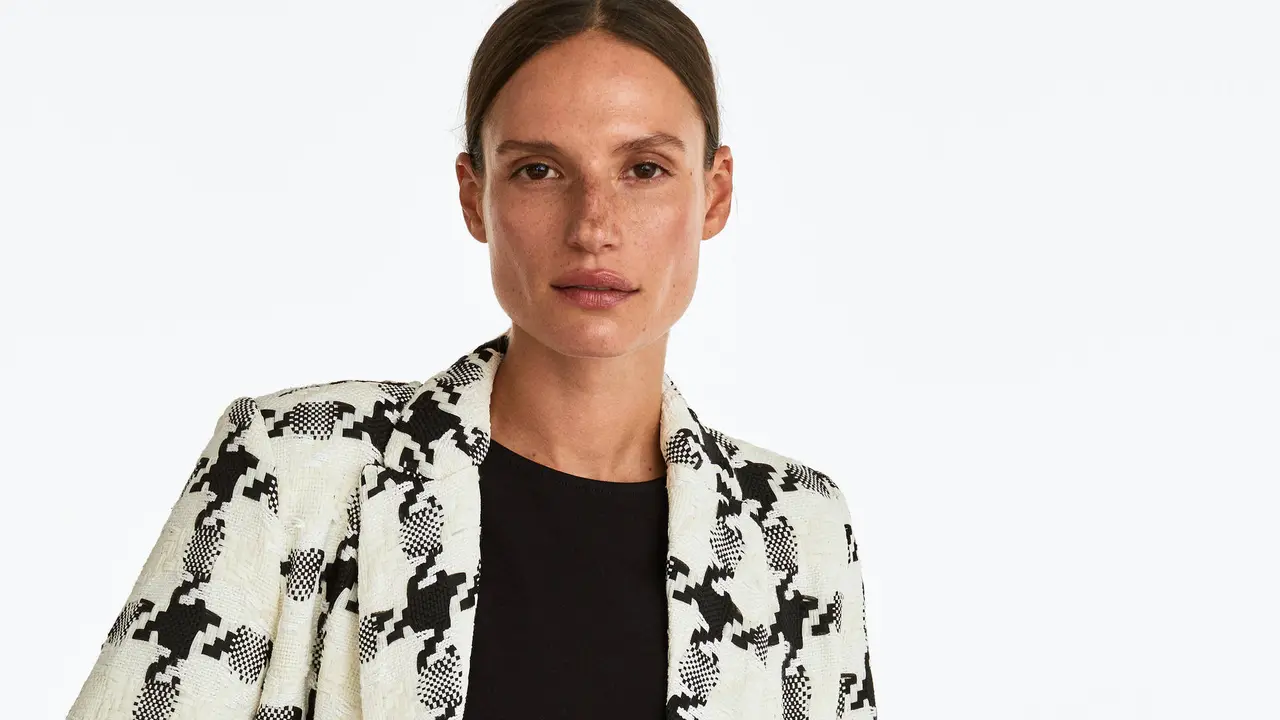 Blazer yang dipakai Ratu Letizia