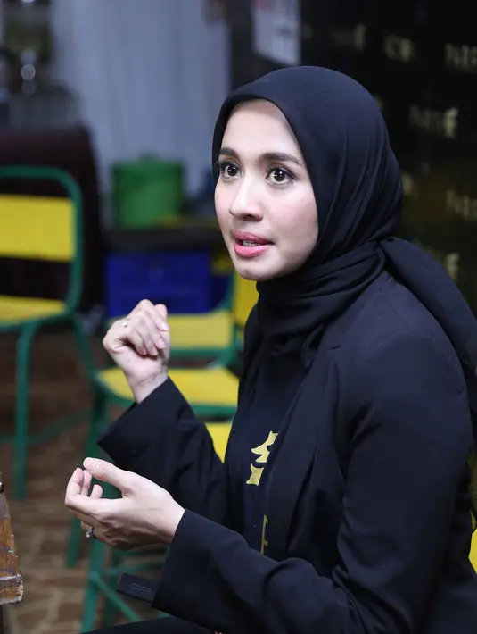 Selain doa pribadi, tidak lupa, pemeran 28 tahun itu berdoa buat organisasi yang sekarang ini diikutinya Parfi 56. Sebagai salah satu pengurus berharap kedepan berjalan lancar. (Nurwahyunan/Bintang.com)