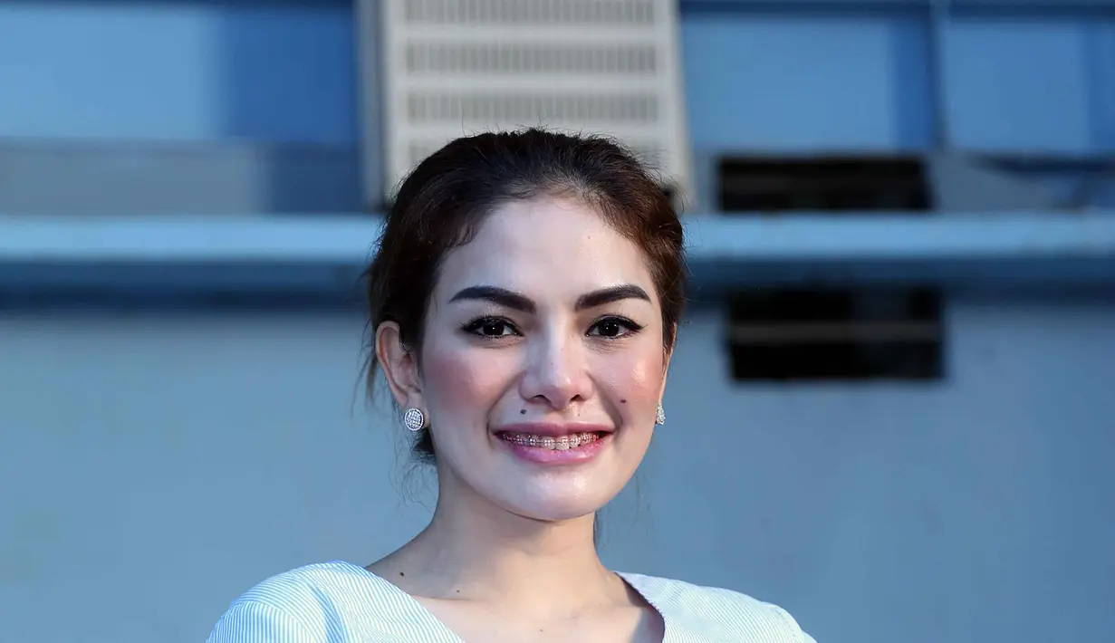 Beragam komentar menghiasi video dengan judul "Gw ganti baju depan orang banyak ah..."  yang berdurasi 1 menit 35 detik. (Nurwahyunan/Bintang.com)