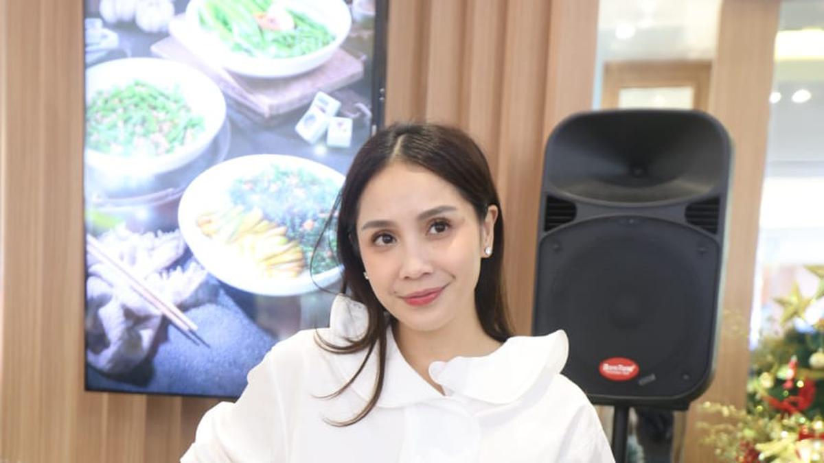 Nagita Slavina Serius Berbisnis Kuliner karena Suka Makan, Jajakan Ikan Sayur Asin Hingga Bebek Peking