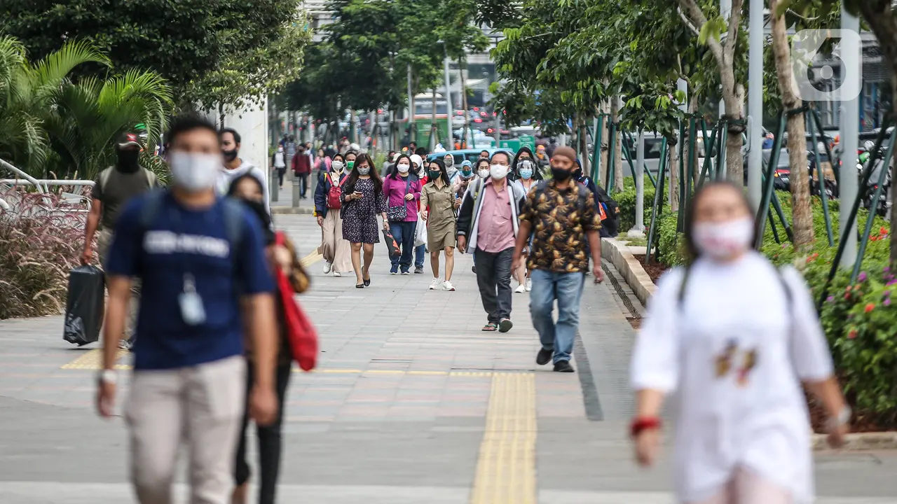 FOTO: Pemprov DKI Bagi Sif Kerja di Masa PSBB Transisi