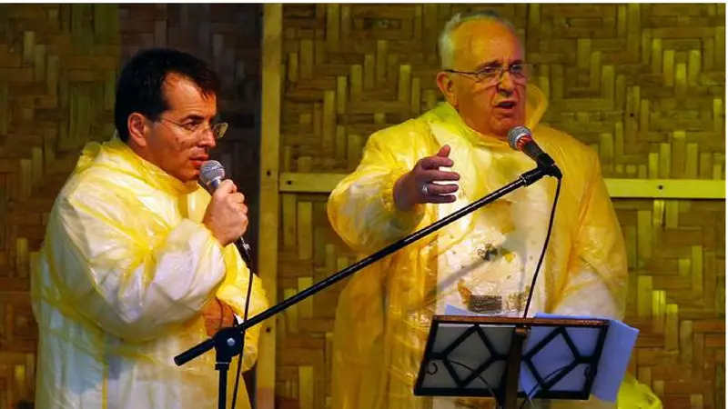 Pakai Jas Hujan Kuning, Misa Paus Fransiskus di Filipina