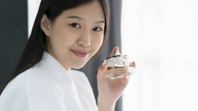 Kenali struktur parfum top note, middle note, dan base note