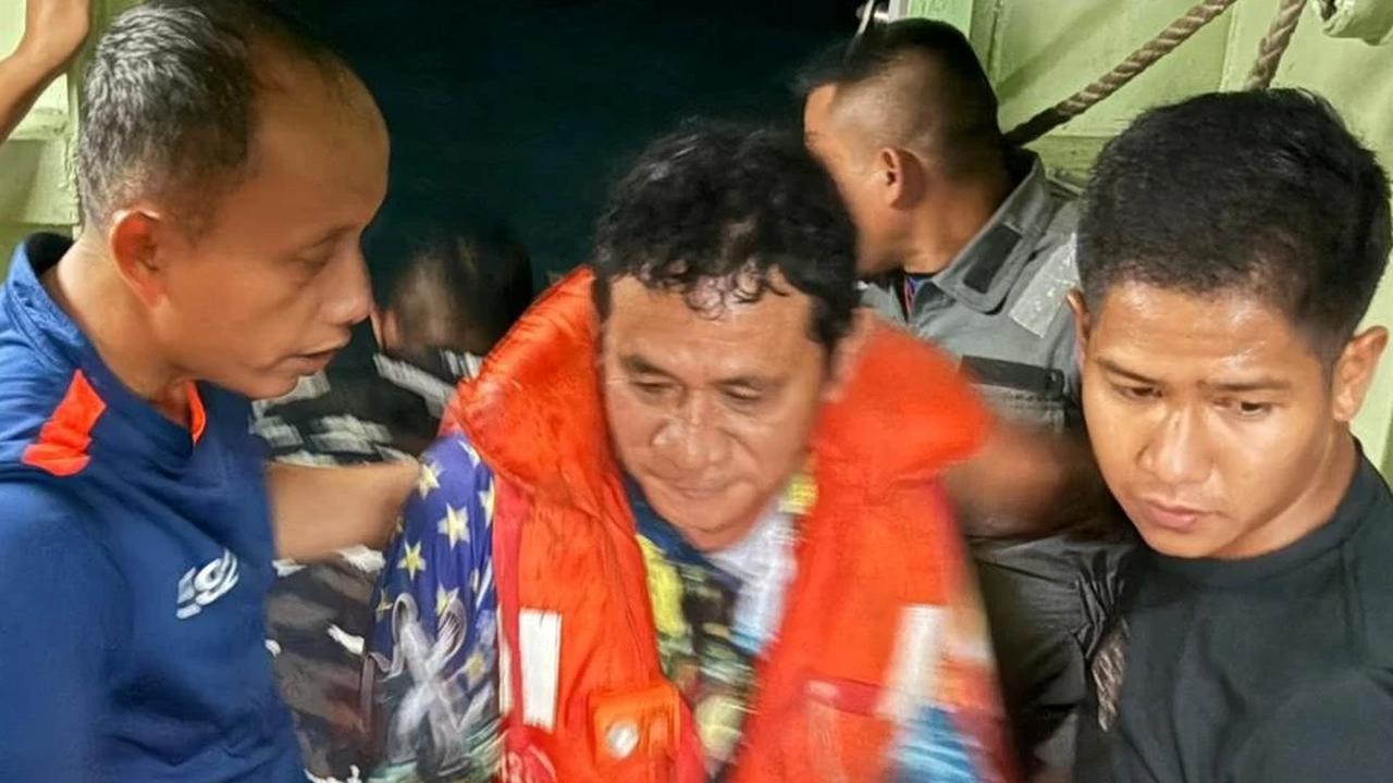 Evakuasi ABK Kapal Terbalik di Laut Arafuru