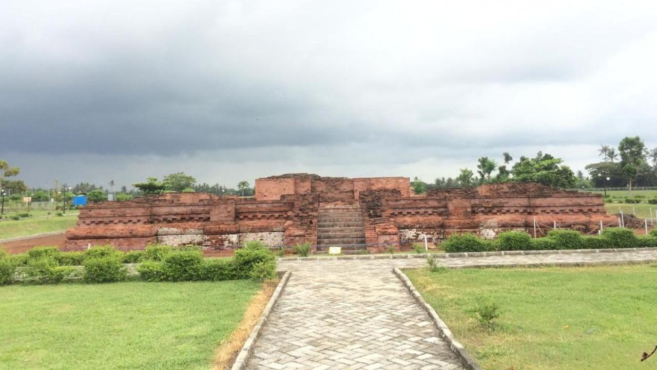 Siapaka Sri Maharaja Tarusbawa?