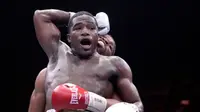 Petinju Amerika Serikat, Adrien Broner, memutuskan bertarung dengan Ashley Theophane setelah gagal bertemu Manny Pacquiao. (Sky Sports)