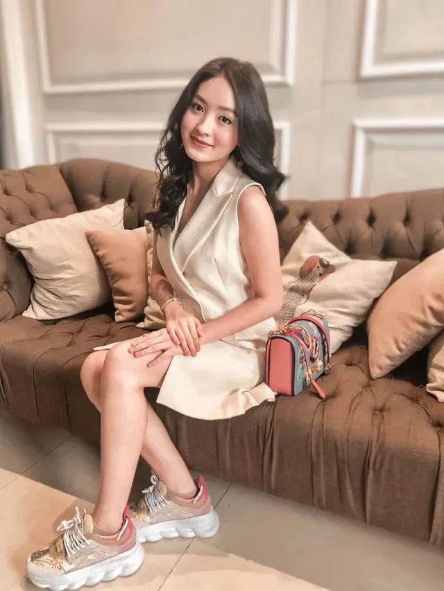 Inspirasi Gaya Edgy Natasha Wilona, Minimalis Tapi Like A Boss