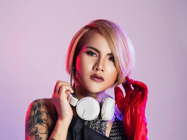 Evelyn Nada Anjani Layangkan Somasi Karena Tak Kunjung Diberi Honor Manggung Showbiz Liputan6 Com Adu muay thai dengan evelyn nada anjani ini penyebab alkhan marcedo kalah star update 08 09. evelyn nada anjani layangkan somasi