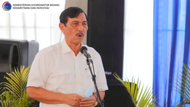 Menteri Koordinator Bidang Kemaritiman dan Investasi (Menko Marves) Luhut Binsar Pandjaitan melakukan kunjungan kerja ke Bandara Dhoho, Kediri, Senin (26/4/2021). (Foto: Kemenko Marves)