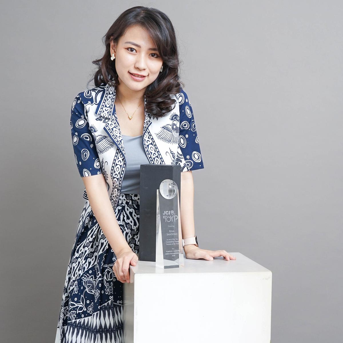Risa Santoso, Rektor Institut Asia Masuk Daftar Ten Outstanding Young Persons  2024