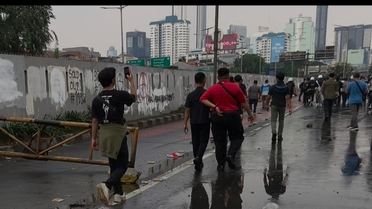 Kondisi Terkini Demo Buruh Depan DPR