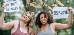 Di tengah tren kecantikan yang datang silih berganti, body positivity menawarkan cara pandang bahwa tubuh tidak harus selalu mengikuti satu bentuk ideal. (Foto/Dok : Pexels)