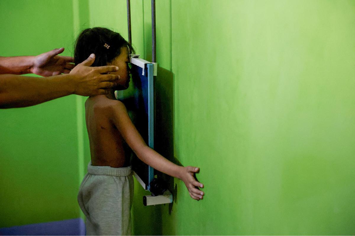 FOTO: Ngerinya Kota Terpolusi di Dunia Byrnihat,  Pakaian Yang Dikenakan Warga TerKontaminasi Debu Polusi