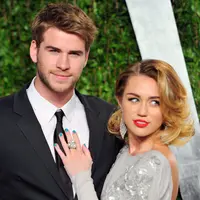 Kedua pasangan selebriti Miley Cyrus dan Liam Hemsworth memang sering diterpa gosip dan rumor mereka akan pisah dan batal menikah. (AFP/Bintang.com)