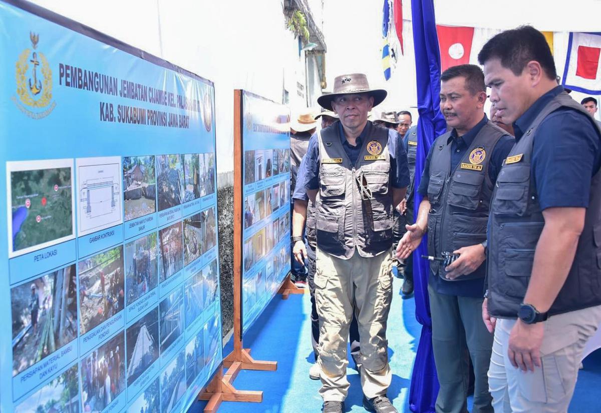 FOTO: Kasal dan Alumni AAL &rsquo;93 Gelar Bakti Sosial di Sukabumi