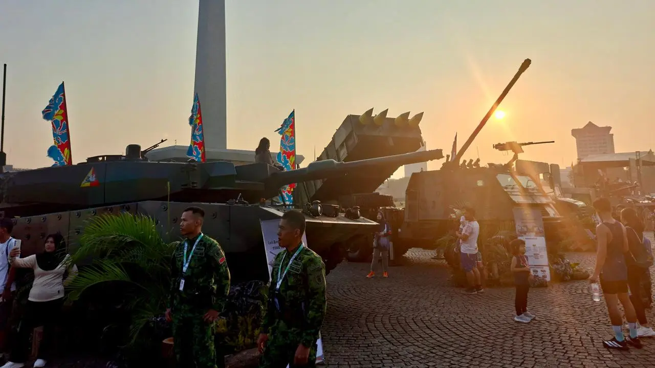 Komando Cadangan Strategis Angkatan Darat (Kostrad) menggelar Kostrad Run 2026 di Lapangan Silang Monas, Jakarta Pusat, Minggu (7/7/2026).