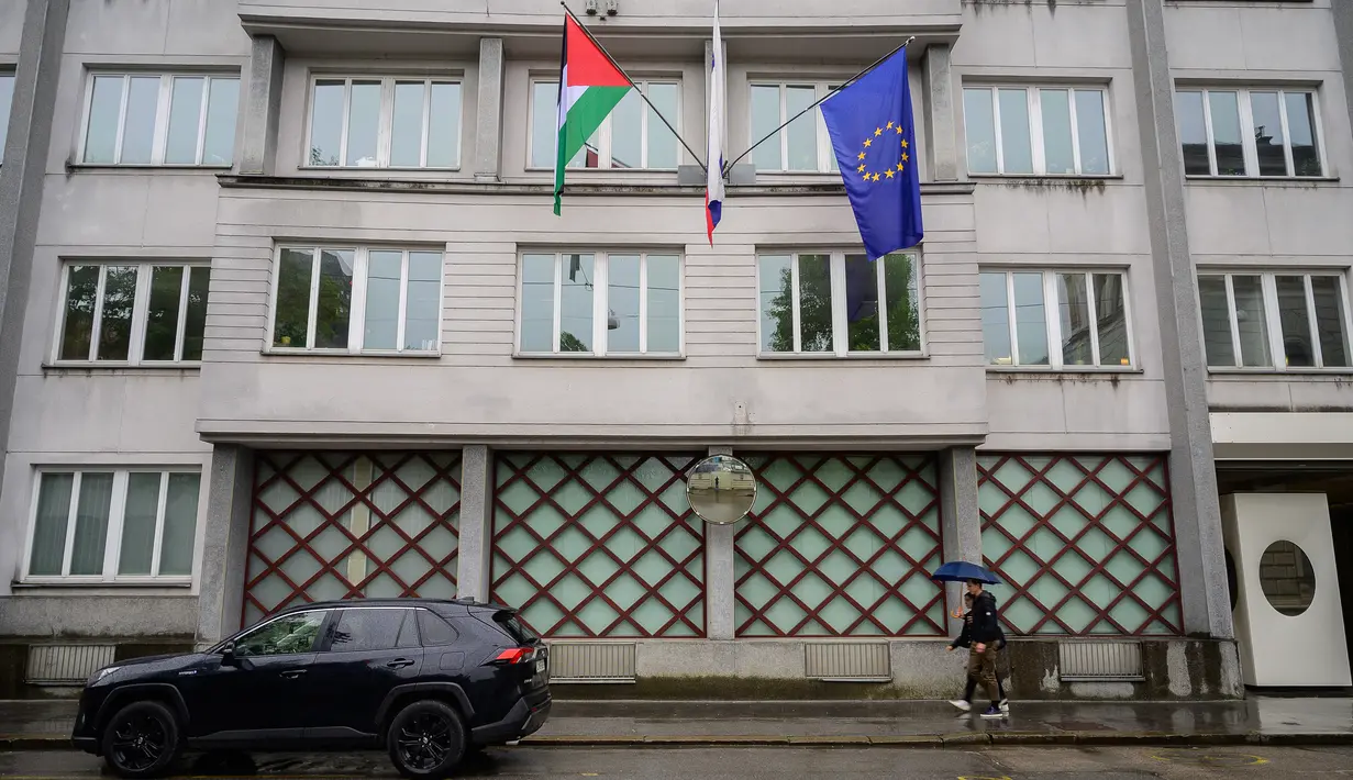 Pihak Kementerian Luar Negeri Slovenia juga menyatakan, proses pengakuan Palestina yang merdeka mengirimkan sinyal kuat kepada negara lain untuk mengikutinya. (Jure Makovec / AFP)