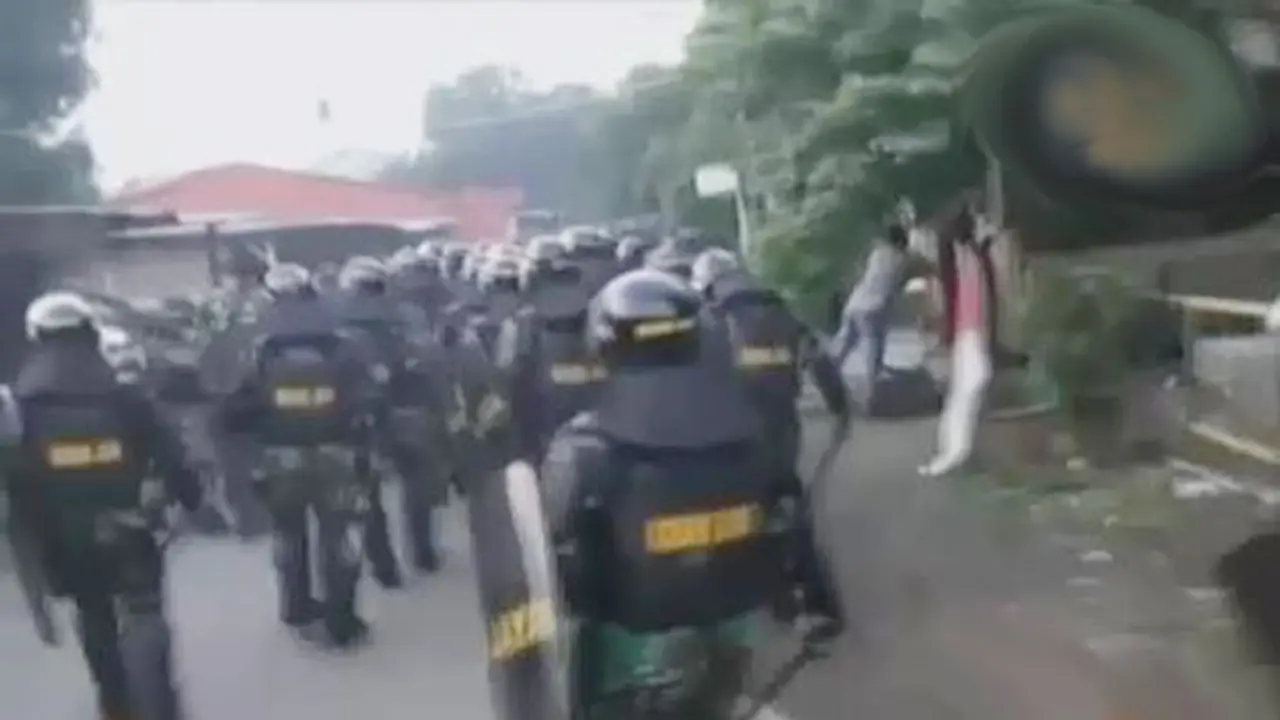 VIDEO: Pengosongan Rumah Dinas TNI di Mampang Berakhir Ricuh