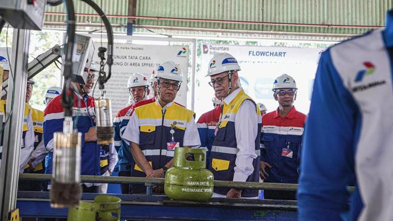 Tinjau Fuel Terminal Padalarang, Wamen ESDM dan PPN Pastikan Stok BBM hingga LPG Aman