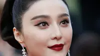 Aktris China Fan Bingbing menghilang dari media sosial di tengah desas-desus yang menyebut bahwa dia menjadi buronan polisi terkait kasus penggelapan pajak. (AP)