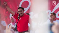 Pelaksana tugas Gubernur DKI Jakarta Djarot Saiful Hidayat meminta masyarakat jangan menyalahkannya bila memberi dukungan kepada Ahok dan keluarganya