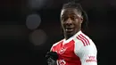Eberechi Eze menjadi keran gol Arsenal pada menit ke-36 setelah tendangan kerasnya dari luar kotak penalti tak mampu dibendung penjaga gawang Bayer Leverkusen. (AP Photo/Ian Walton)
