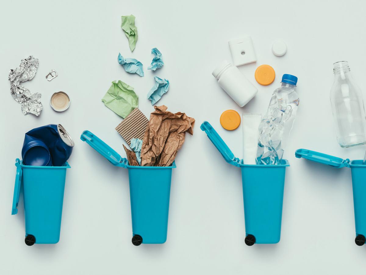 Kardus plastik botol dan ban bekas termasuk contoh limbah