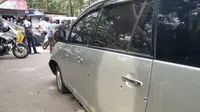 Mobil yang ditumpangi 4 pelaku penyelundupan sabu 1 ton di Anyer ditembak aparat. (Liputan6.com/Yandhi Deslatama)