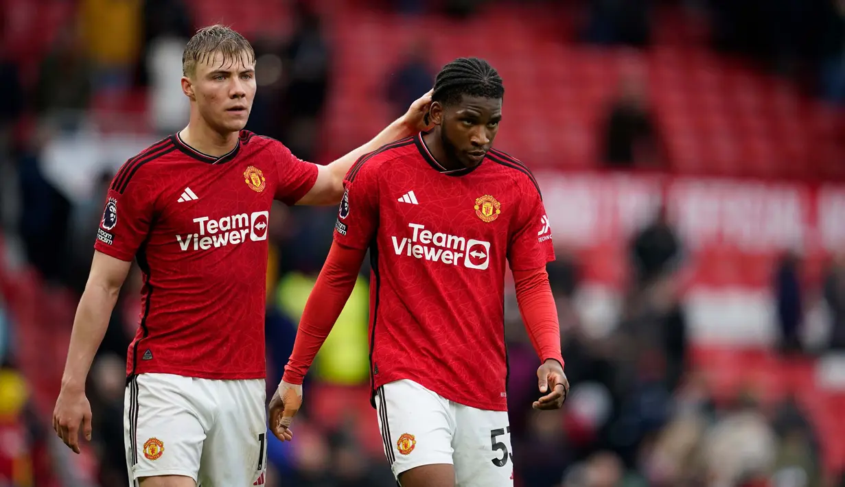 Sementara, Manchester United tertahan di peringkat enam dengan 49 poin dari 31 laga. (AP Photo/Dave Thompson)