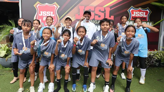 Baru Debut, 2 Tim Sepak Bola Putri Indonesia Jadi Runner-Up di JSSL Singapura 2025