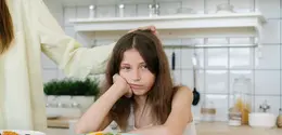 Orangtua bisa melakukan beberapa cara untuk memperkenalkan pada anak agar tertarik mengonsumsi sayur-sayuran. (Foto/dok: Pexels/Mikhail Nilov)