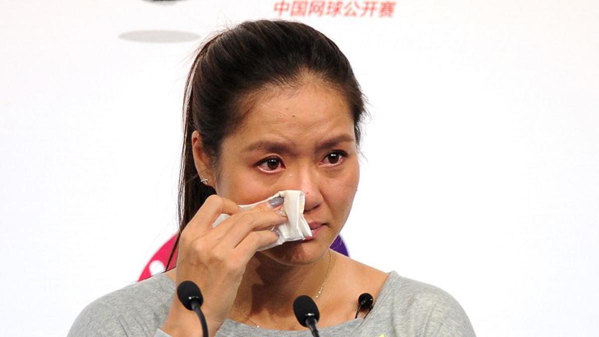 Li Na Sambil Menangis Sampaikan Salam Perpisahan - Bola Liputan6.com