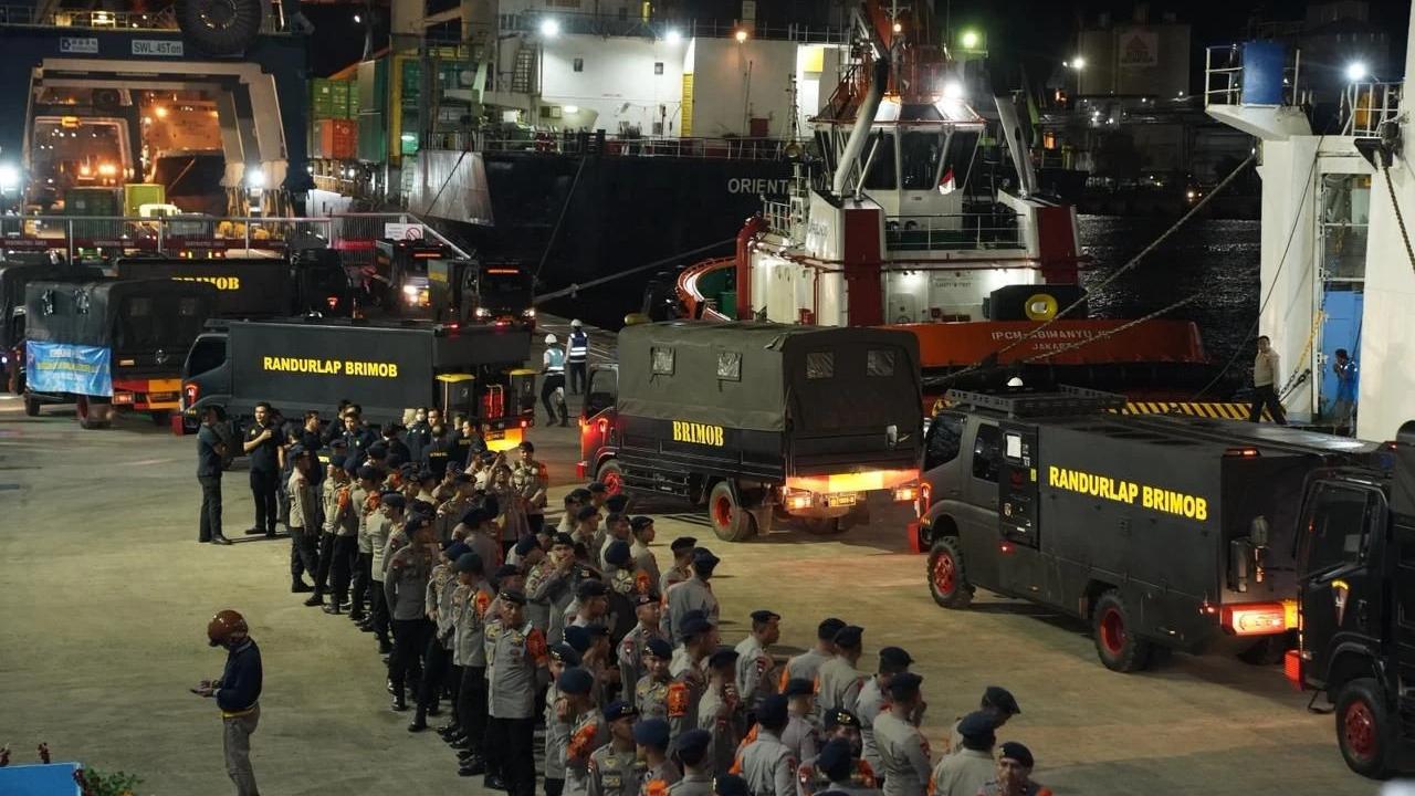 FOTO: Polri dan Pelni Kirim Personel dan Logistik ke Wilayah Bencana Sumatera