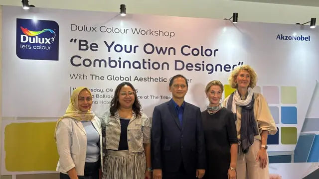 Dari kiri ke kanan: Dewi Endang Damayanti, Head of SSO, PT ICI Paints Indonesia (AkzoNobel Decorative Paints Indonesia), Niluh Putu Ayu Setiawati, Head of Marketing, PT ICI Paints Indonesia (AkzoNobel Decorative Paints Indonesia), Yudhy Aryanto, Country C