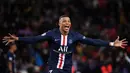 4. Kylian Mbappe - Penyerang berusia 21 tahun ini mampu menjadi motor kemenangan PSG atas Atalanta pada perempat final Liga Champions 2019/2020. Mbappe tampil gemilang dengan umpan tariknya yang diselesaikan dengan baik oleh Eric Choupo-Moting di menit injury time. (AFP/Franck Fife)