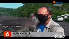 Proses pencarian mobil yang terseret banjir lahar semeru masih dilakukan warga. Warga hanya menemukan dua roda mobil di lokasi yang berjarak 6 kilometer dari lokasi awal, selain mobil sebuah musala dan warung makan juga tertimbun material banjir laha...