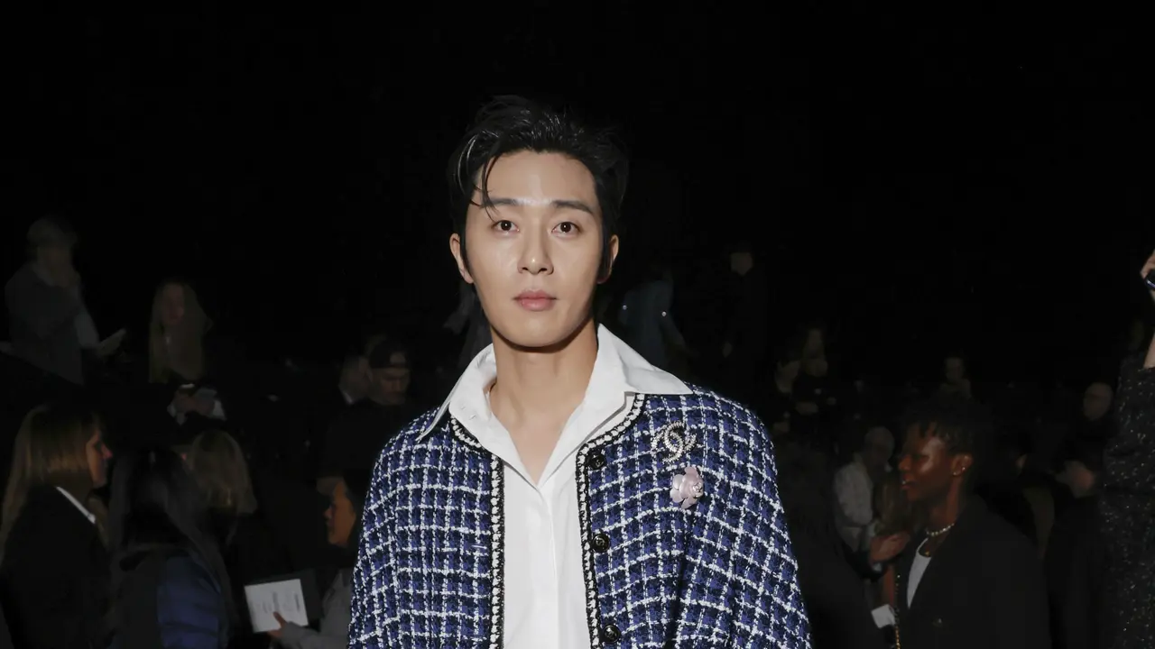 Potret Park Seo Joon di Paris Fashion Week, Terlihat Menawan dan Karismatik