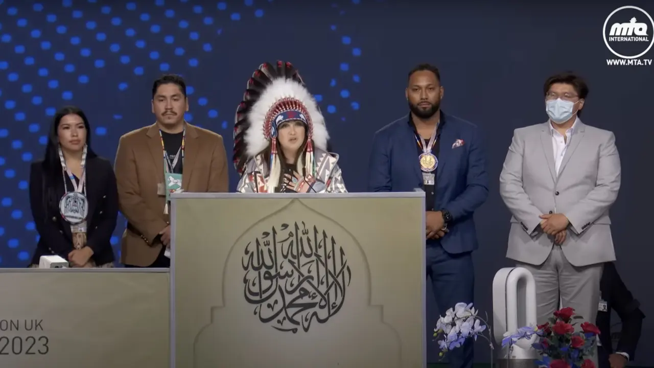 Alyson Sara Natasha Bear, perwakilan First Nations Kanada dalam Jalsa Salana 2023 (MTA International)