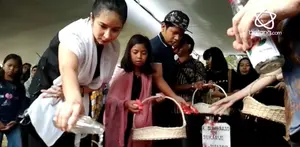 Artis Novita Angie sedang dirundung duka, ayahnya meninggal dunia, Jumat (1/12/2017) di RS Dharmais