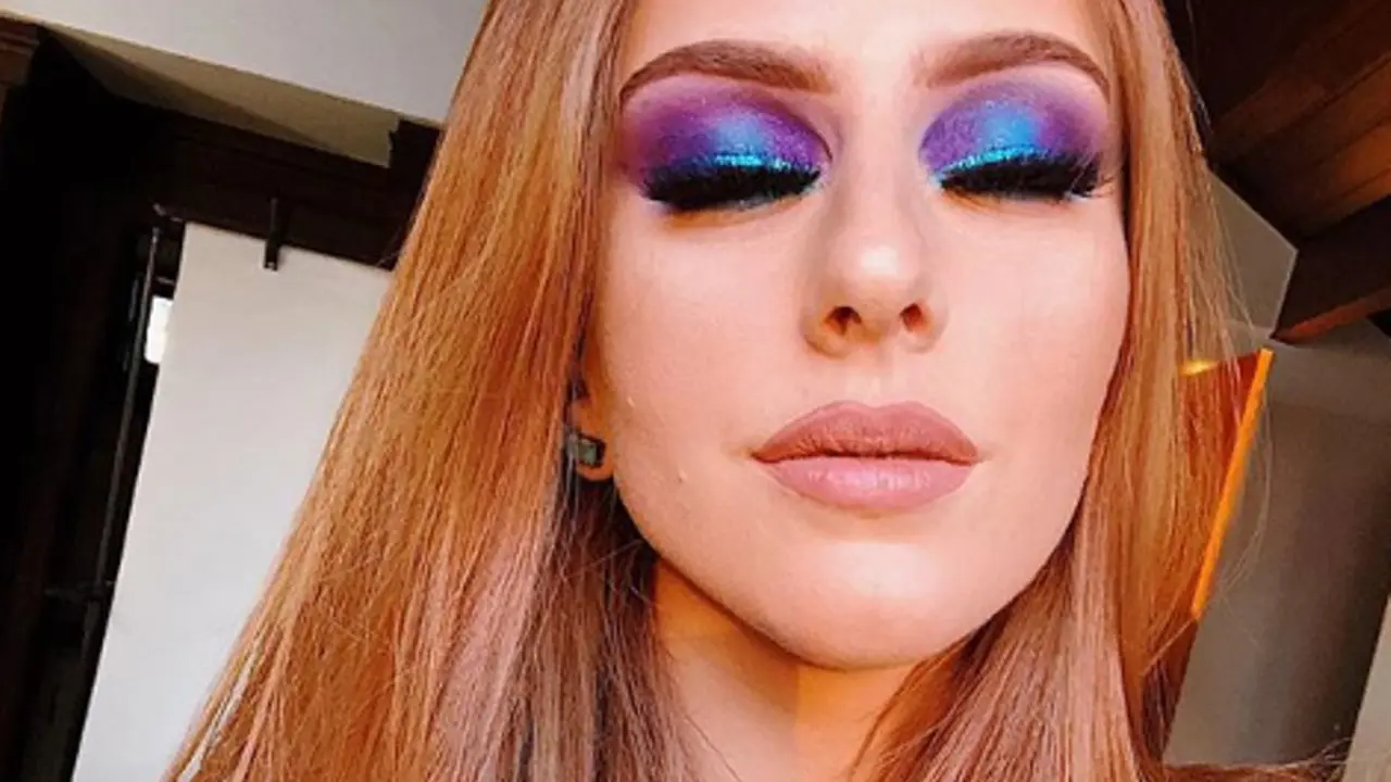 Eyeshadow Nuansa Biru Bikin Mata Terlihat Segar