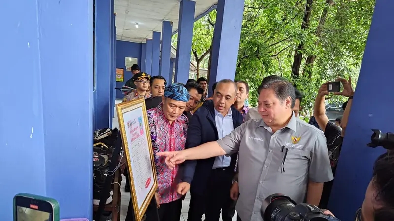 Airlangga Hartarto Hadiri Simulasi Makan Siang Gratis di SMP Negeri di Kabupaten Tangerang