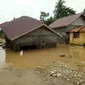 Rumah-rumah rusak akibat diterjang banjir bandang di Parigi Moutong, Juli, 2022. (Foto: Heri Susanto/ Liputan6.com).